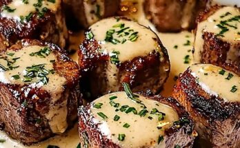 Garlic Butter Steak Bites with Parmesan Cream Sauce 🥩🧄