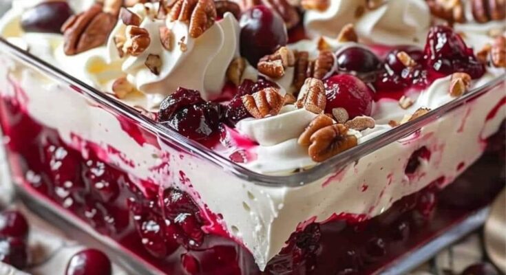 🍒 Cranberry Jello Salad with Cream Cheese Topping 🍒