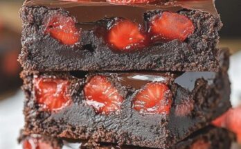 Luscious Chocolate Strawberry Brownies 🍓🍫