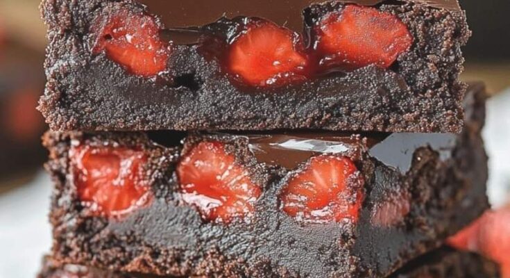 Luscious Chocolate Strawberry Brownies 🍓🍫